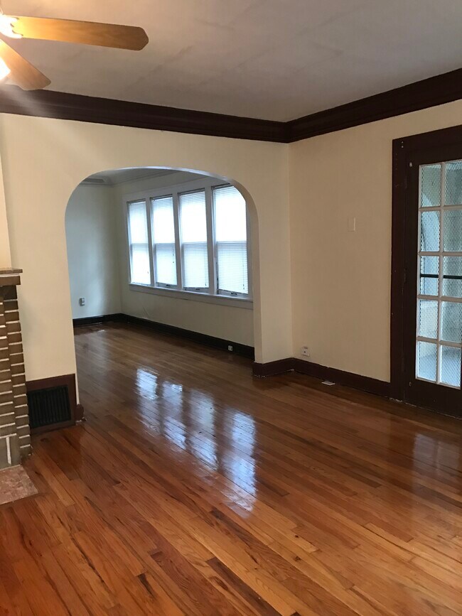 Foto del edificio - 1512 E 77th Ter
