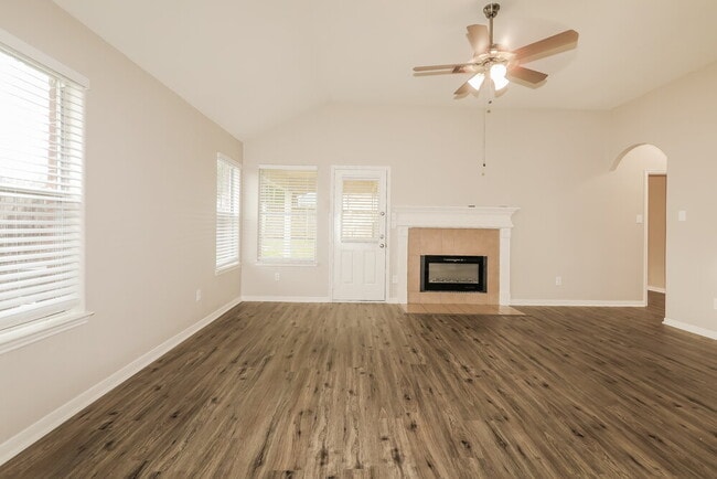 Building Photo - 10411 Lucky Ln