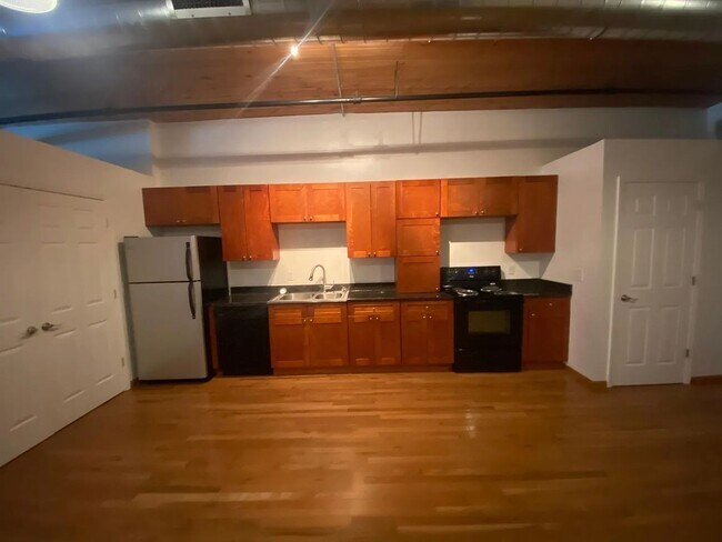 Foto del edificio - 111 N Main St