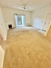 Building Photo - 810 Brassie Ln