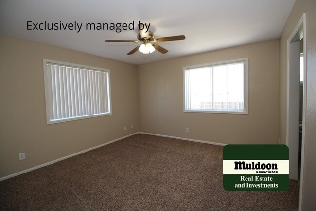 Building Photo - Pet Friendly and Spacious HOME!!
