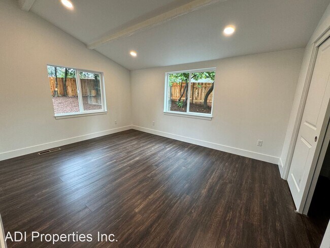 Building Photo - 3 br, 2 bath House - 10054 SW 35th Ave