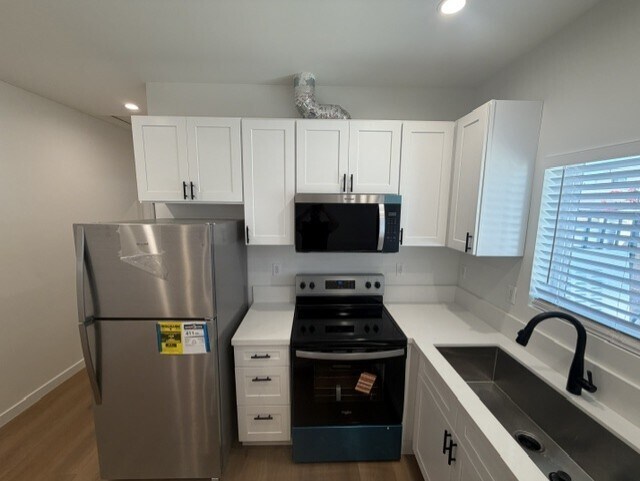 Building Photo - 1307 W 96th St