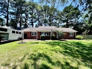 Building Photo - 5001 Bellamy Manor Dr