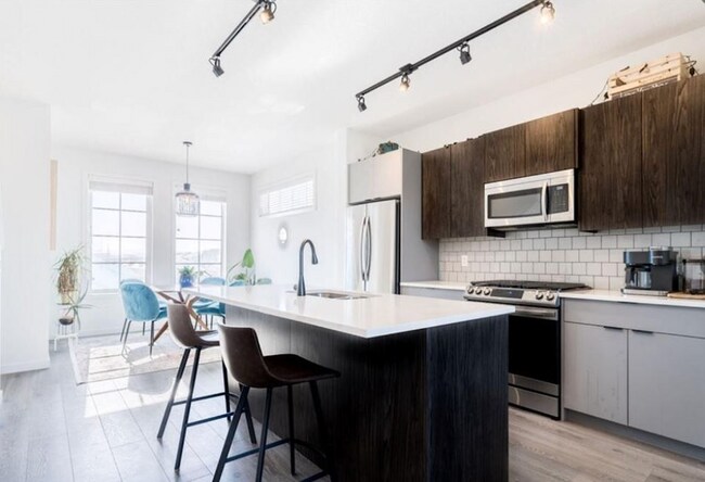 Building Photo - Modern Living in the Heart of Walden (L968)