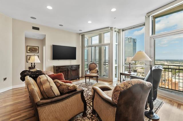 Foto principal - 500 Throckmorton St