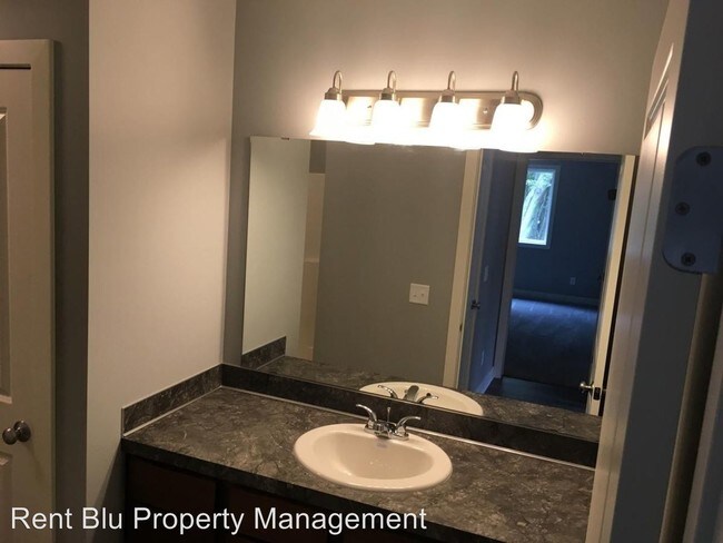 Building Photo - 565-567 Butternut Dr