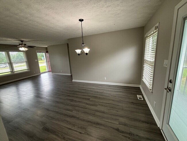 Foto del edificio - 1055 Tolliver Way