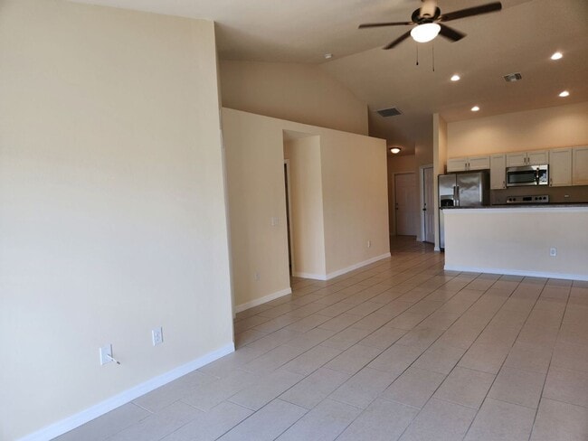 Building Photo - Duplex for rent