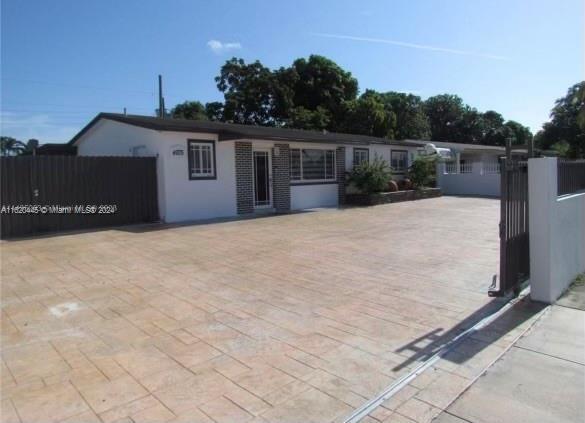 Foto principal - 4875 NW 169th St