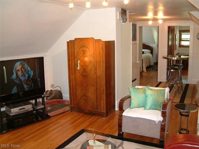 Foto del edificio - 13834 Clifton Blvd
