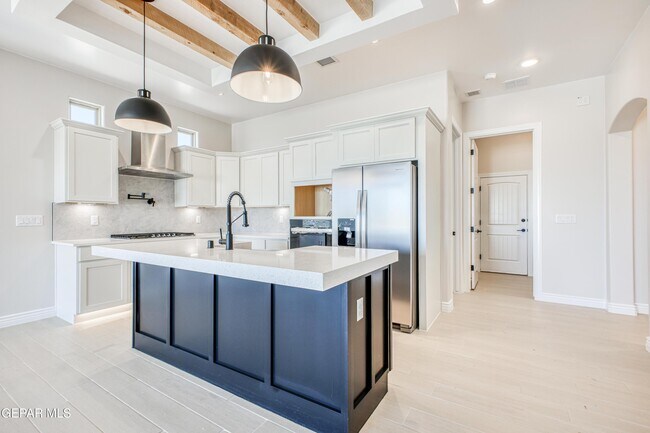 Building Photo - 13957 Paseo Honor Ct