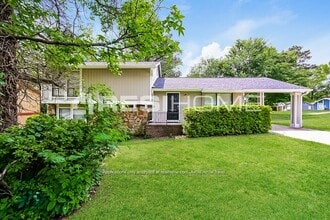 Building Photo - 3011 Woodfield Dr