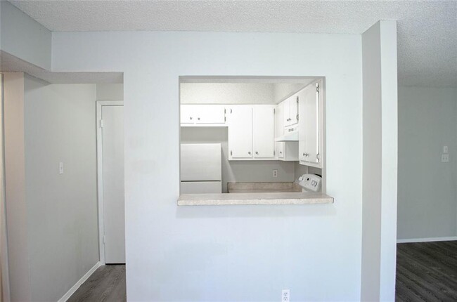 Foto del edificio - 8907 Parkfield Dr