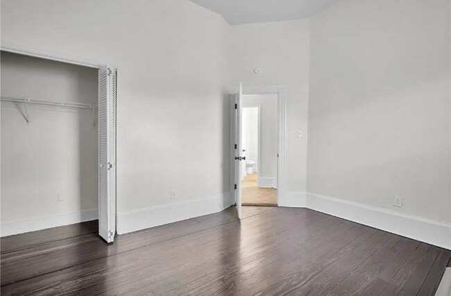 Foto del edificio - 913 E Henry St