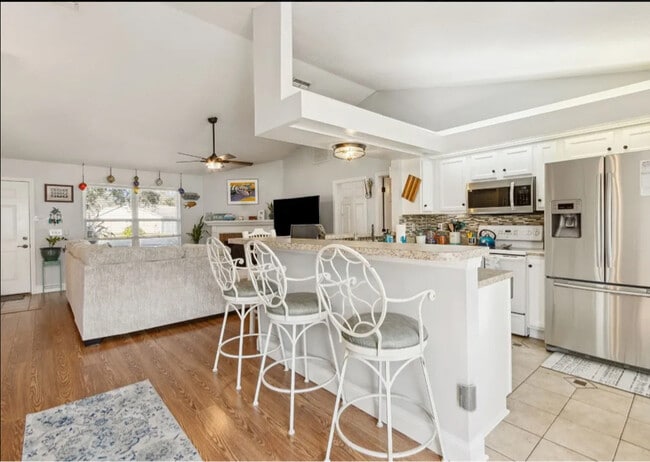 Foto del edificio - 96038 Maple Ct