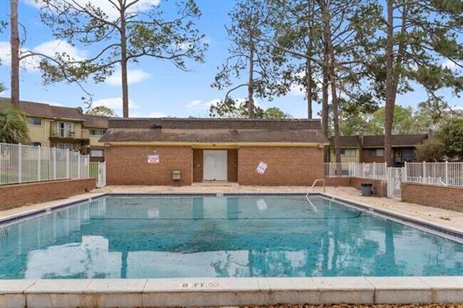 Foto del edificio - 1bedroom 1 bath Condo Off Blairstone Rd In...