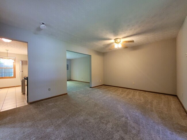 Foto del edificio - 3 Bedroom, 2.5 Bath Townhouse in Beavercreek!