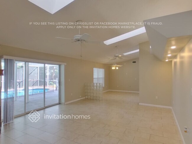 Foto del edificio - 13006 Creek Manor Ct