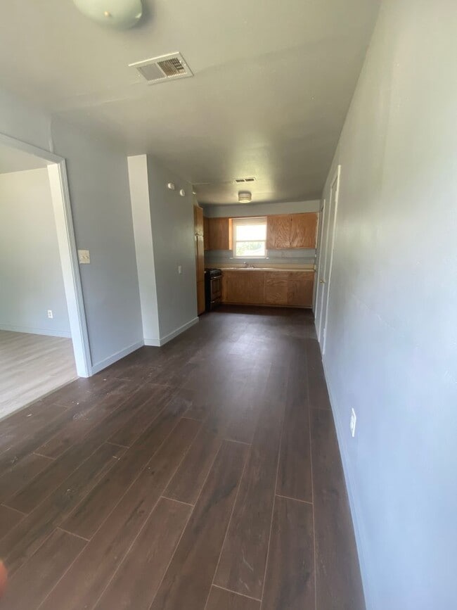 Building Photo - 3BEDROOM HOME IN NORTHGATE NEIGHBORHOOD