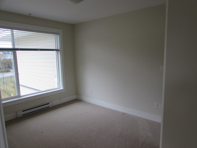 Building Photo - 4960 Songbird Pl
