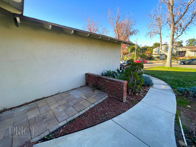 Building Photo - Lovely Upland Home