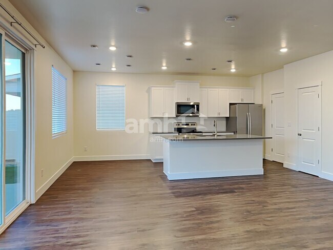 Building Photo - 4036 S Slate Creek Ave