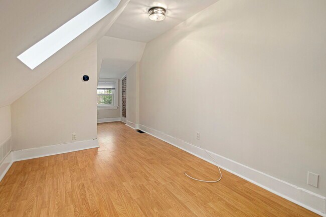 Building Photo - 13 Mansfield St