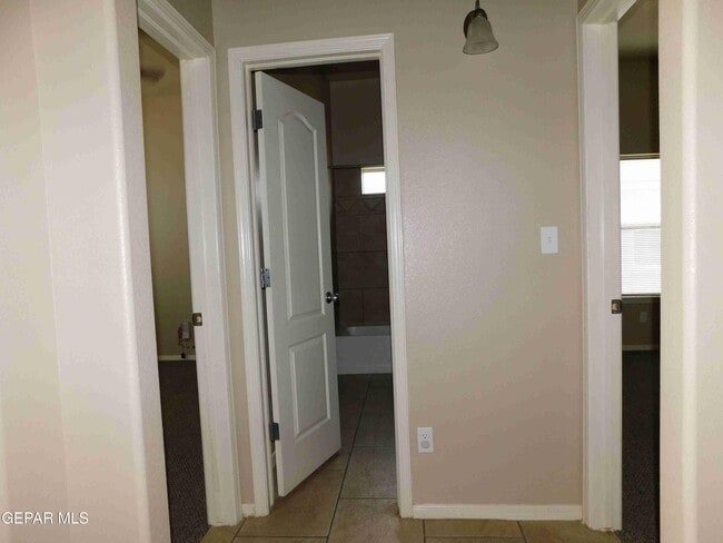Building Photo - 14628 Rockbridge