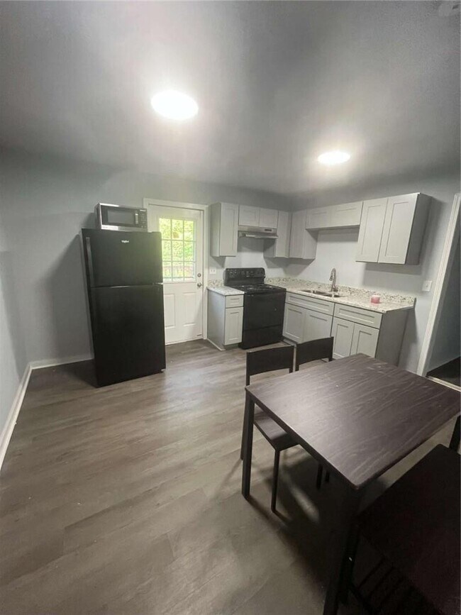 Foto del edificio - 8430 Cleckler Rd