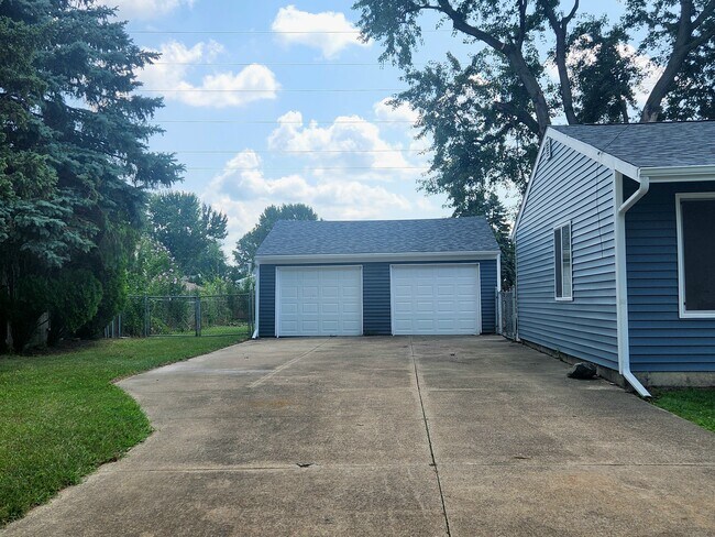 Building Photo - 408 Kevin Dr