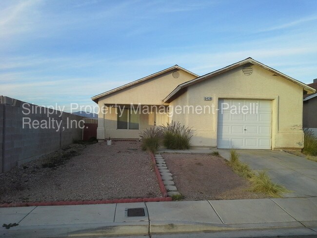 Foto del edificio - Spacious 3 bedroom 2 bathroom!