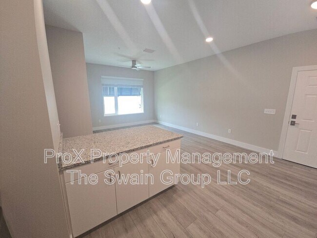 Building Photo - 701 Bates Ave SW