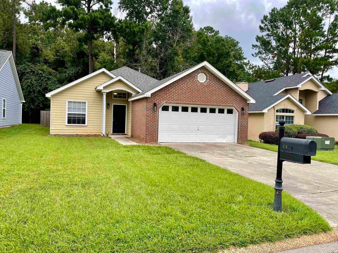 Primary Photo - 2136 Heathrow Dr