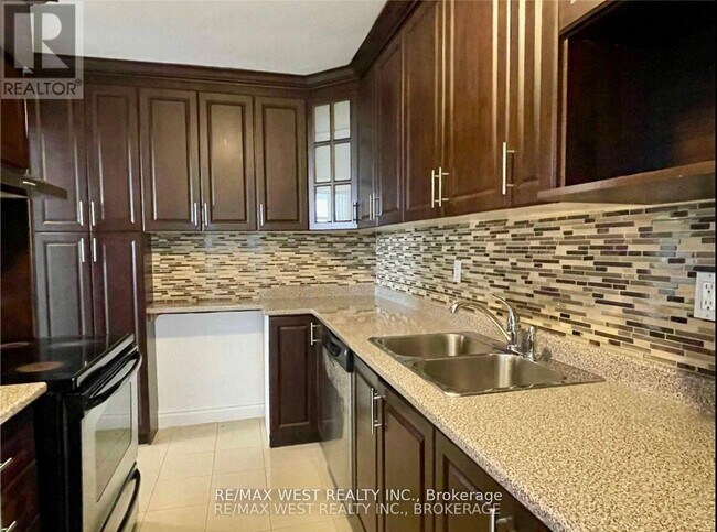 Photo du bâtiment - 390 Dixon Rd