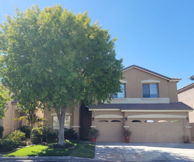 Building Photo - Fully Furnished Executive Rental in Highly...
