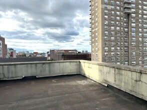 Building Photo - 460 W 50th St