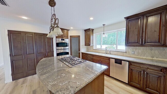 Foto del edificio - 12431 Pleasant Pl