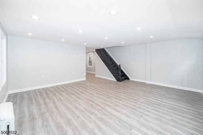 Building Photo - 166 S Ridgewood Rd