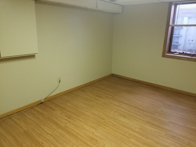 Foto del edificio - 1419 Bemidji Ave N