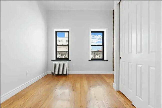 Foto del edificio - 722 10th Ave