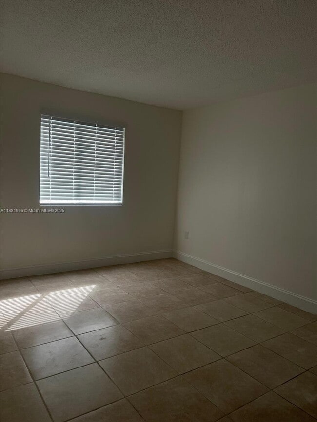 Foto del edificio - 15241 SW 80th St