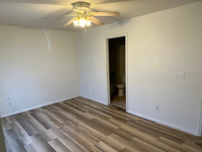 Master Bedroom - 4920 E 100th Dr