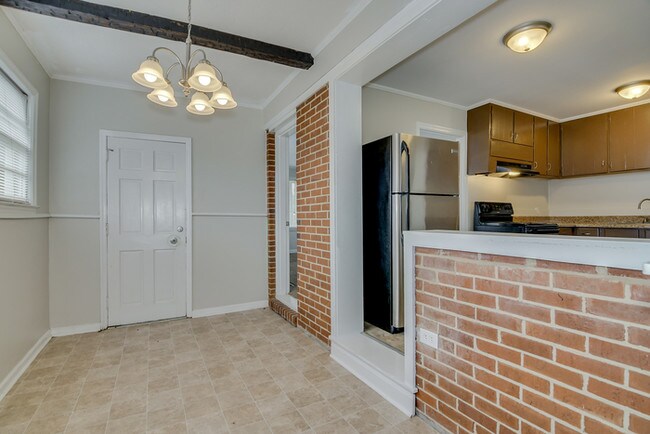Building Photo - Three Bedroom with Private Driveway