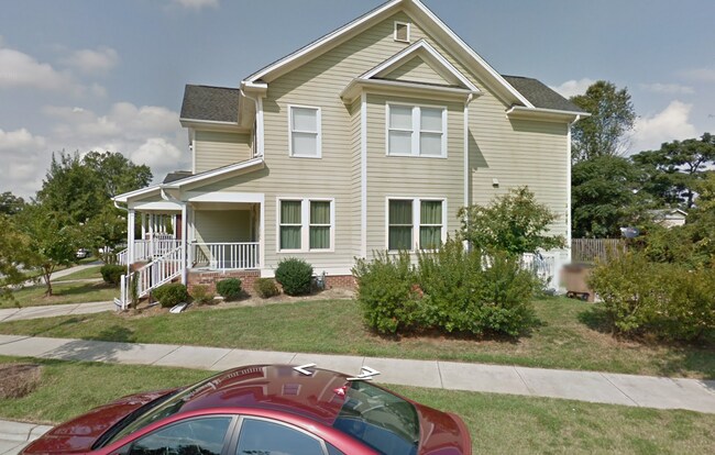Foto del edificio - 2211 Charles Harshaw Ave