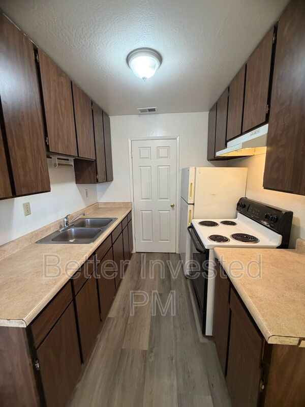 Building Photo - 304 Cooper Ln