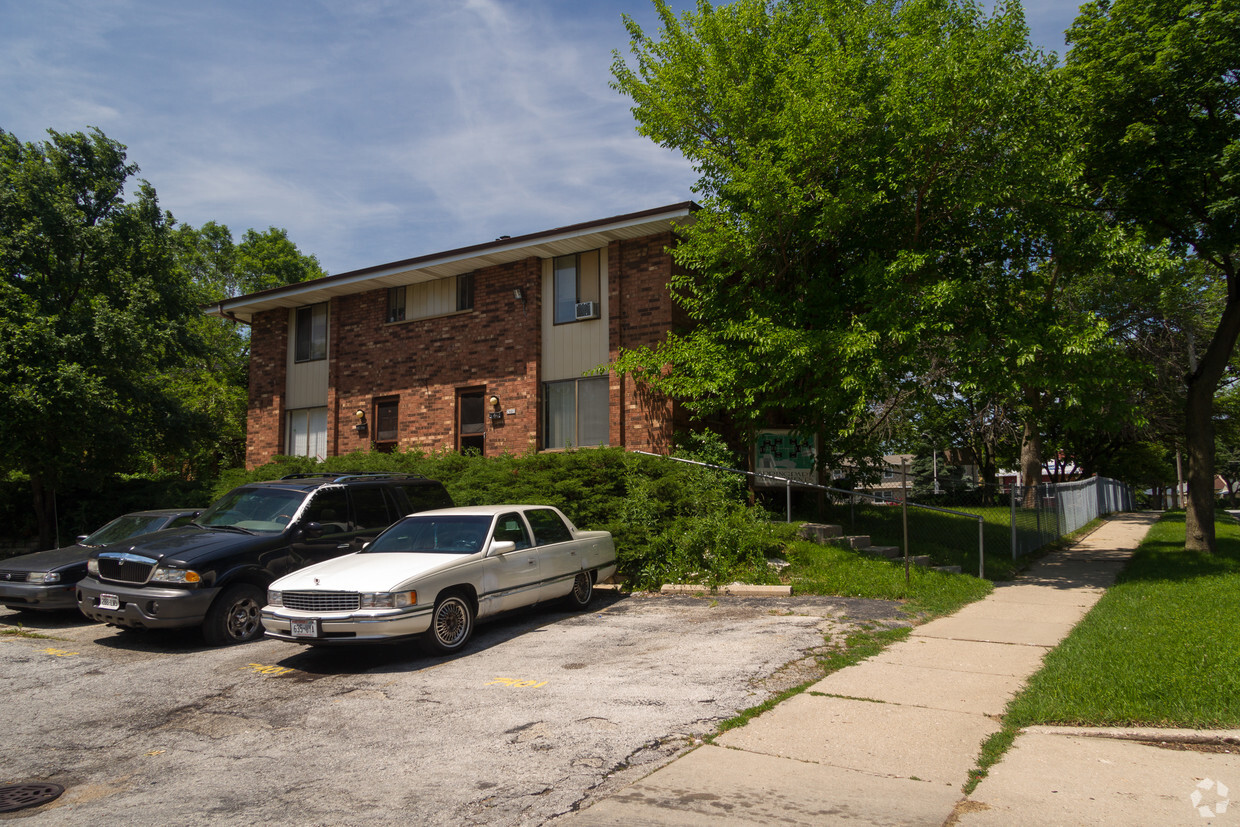 Building Photo - Spring Park Apartments