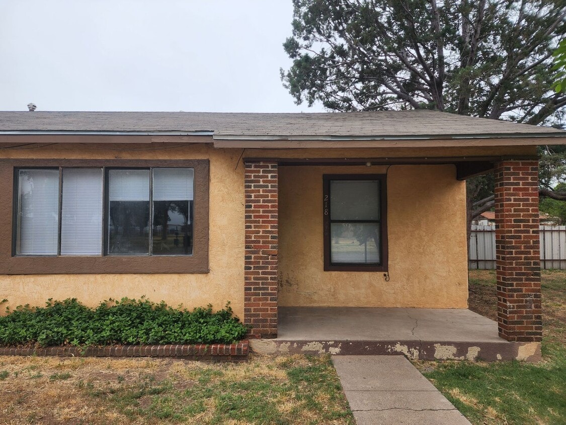 Primary Photo - E 9th Duplex 1