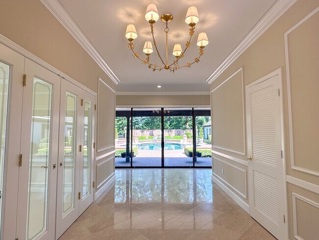 Foto del edificio - Exceptional Executive Estate With Pool and Tennis Court