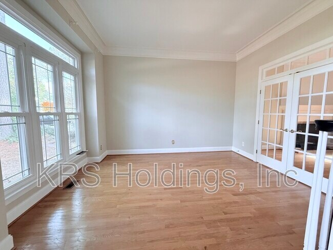 Foto del edificio - 213 Glen Abbey Dr